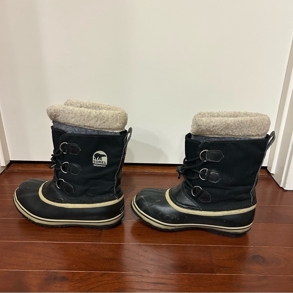 SOREL Winter Carnival Waterproof Boot Black size 5.5/36 roomy for thick soaks - Picture 2 of 8